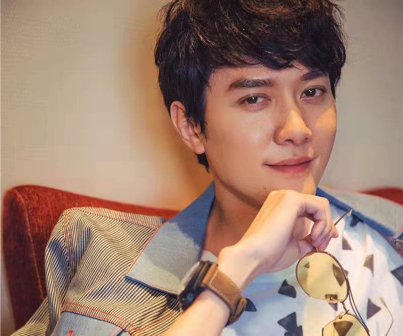娱乐圈隐形富二代_冯绍峰家境_娱乐圈官二代